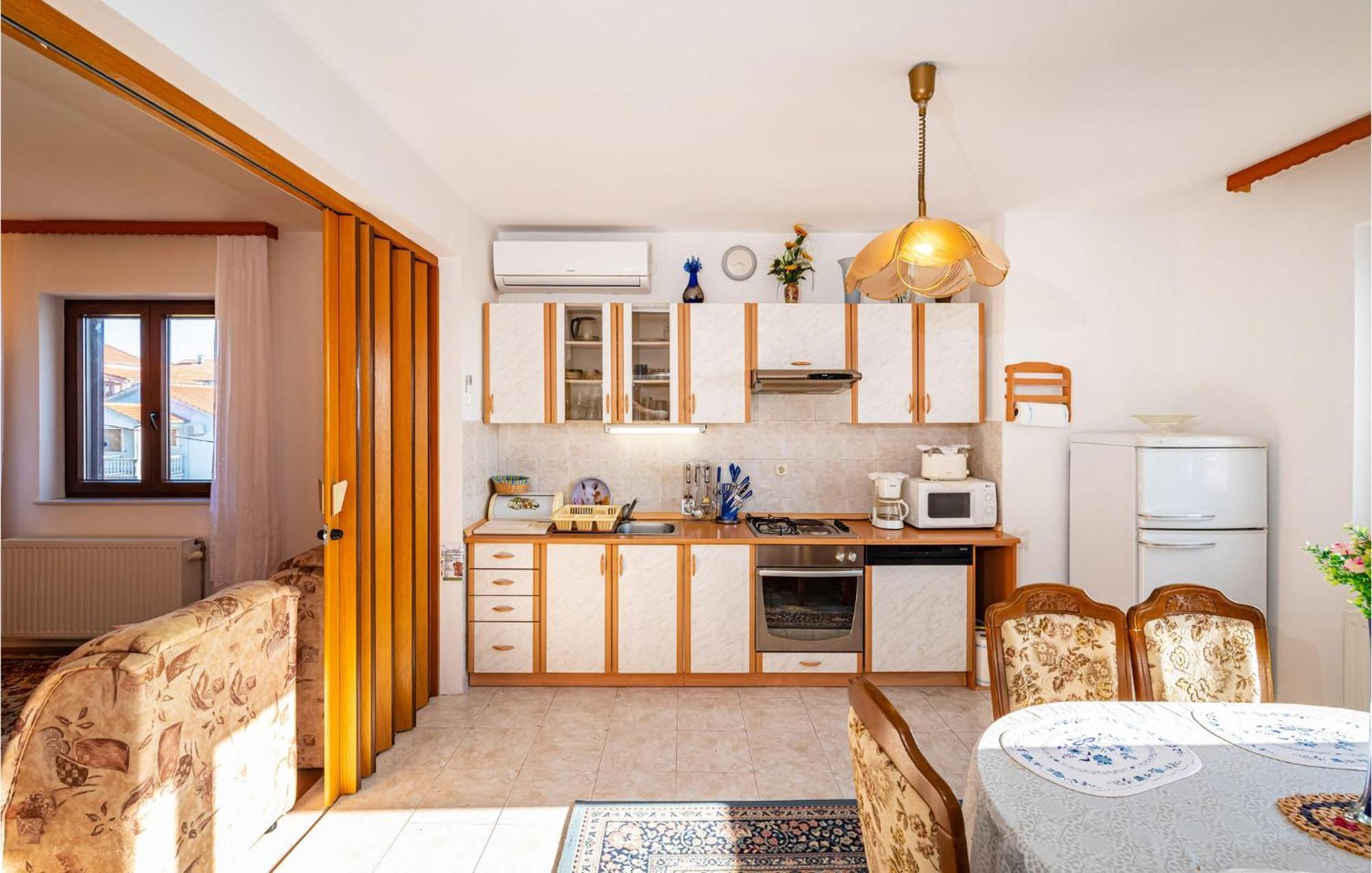 2 Bedroom Cozy Apartment In 자다르 외부 사진