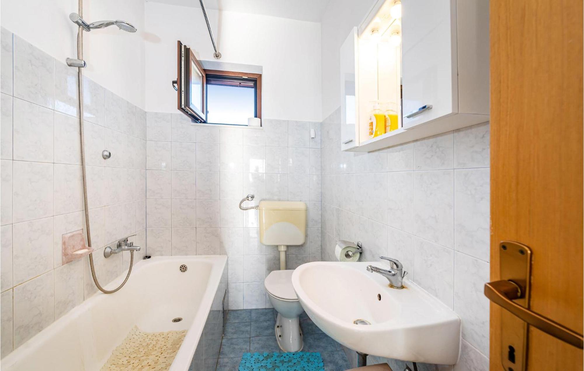 2 Bedroom Cozy Apartment In 자다르 외부 사진