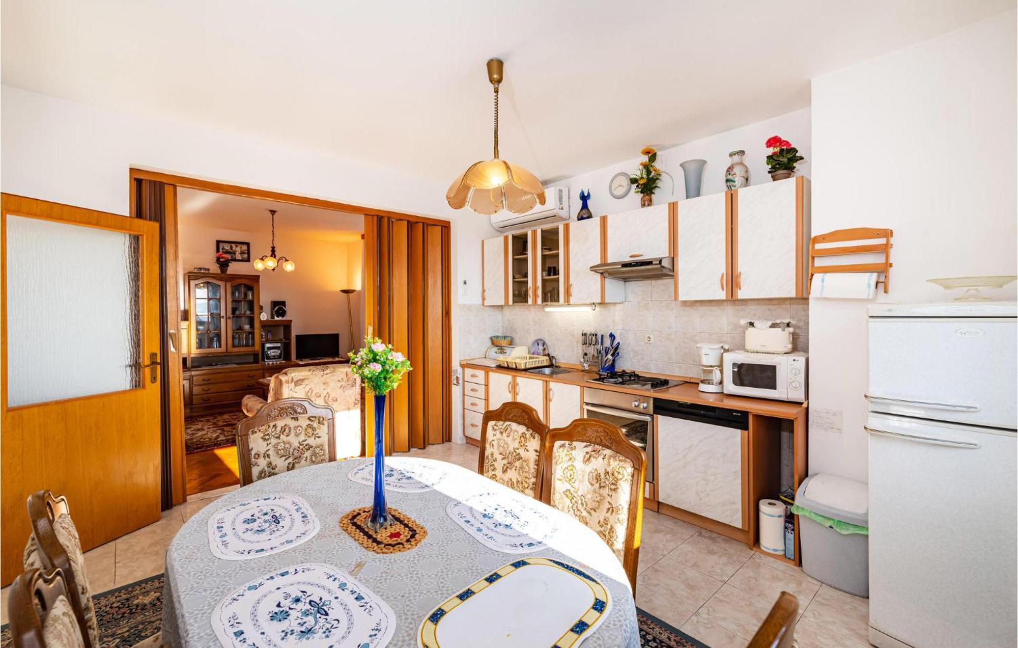 2 Bedroom Cozy Apartment In 자다르 외부 사진