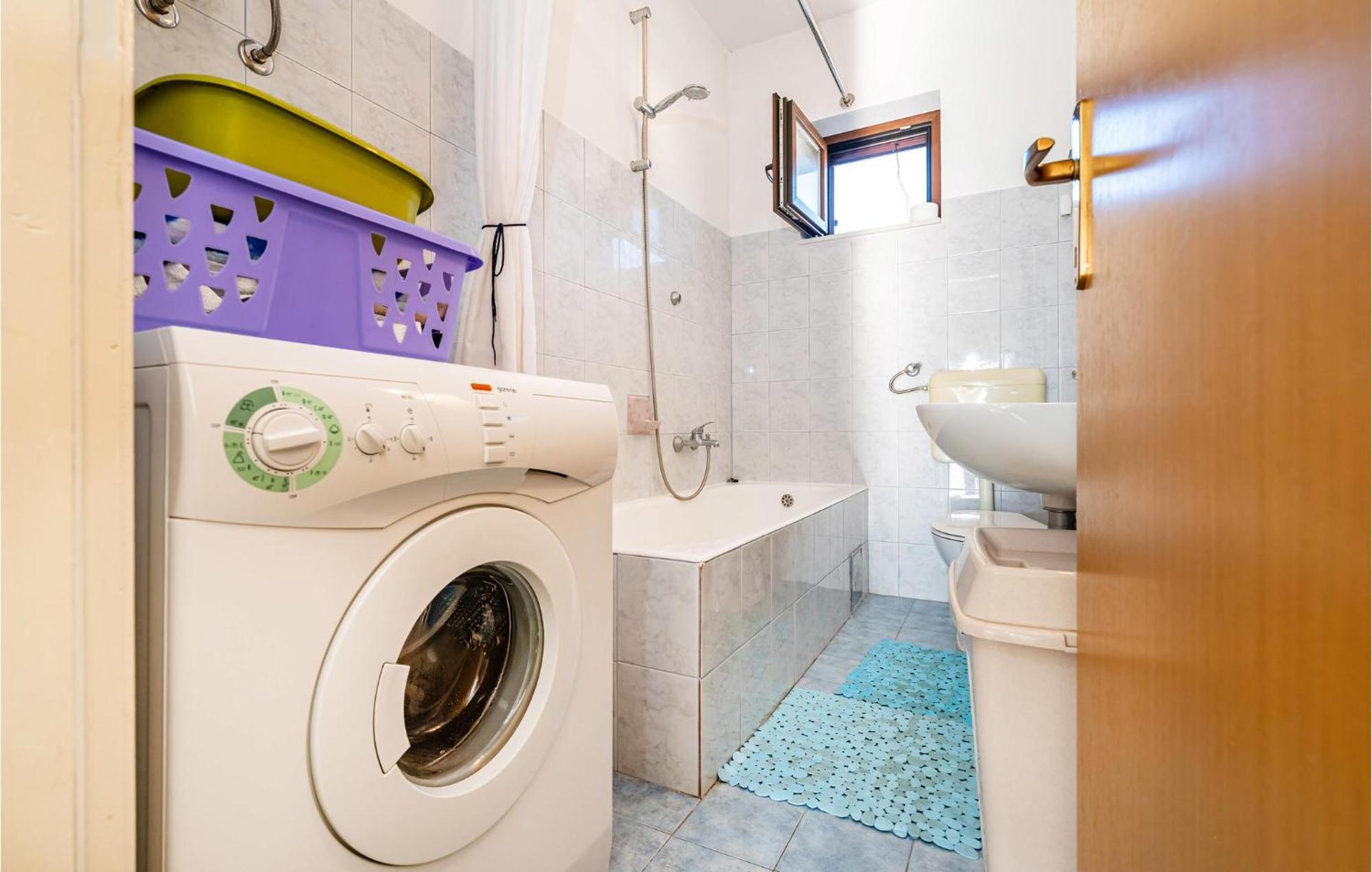 2 Bedroom Cozy Apartment In 자다르 외부 사진